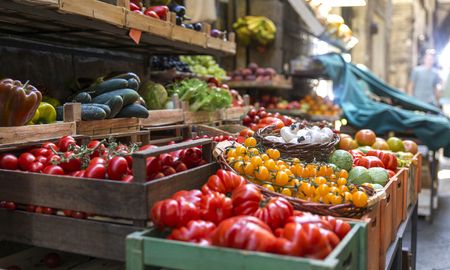 SA city planners, street vendors and spaza shops could help curb urban hunger