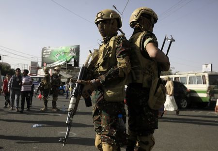 Houthis advance along Yemeni coast, threaten Saudi oil exports in the Red Sea