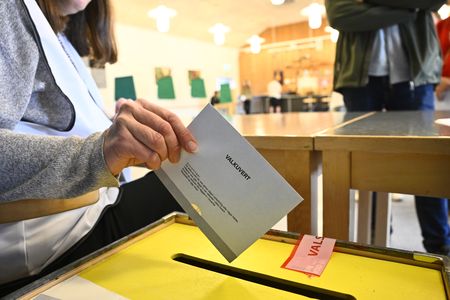 Opposition set to halt Sweden’s slide to right