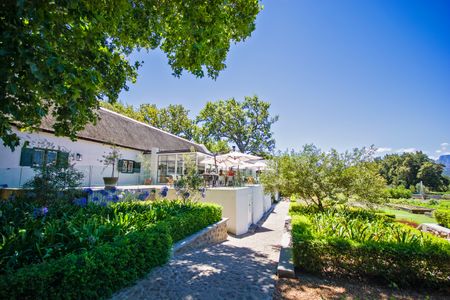 Need a change of scenery? Our luxury farm accommodation is your best escape