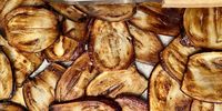The thinly sliced and golden-fried – by Bianca – aubergines for the makloubeh batinjan. (Photo: Bianca Coleman)