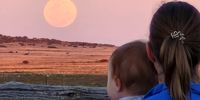 Full moon rising at Kuilfontein in the Karoo. Photographer: Alban Rolando