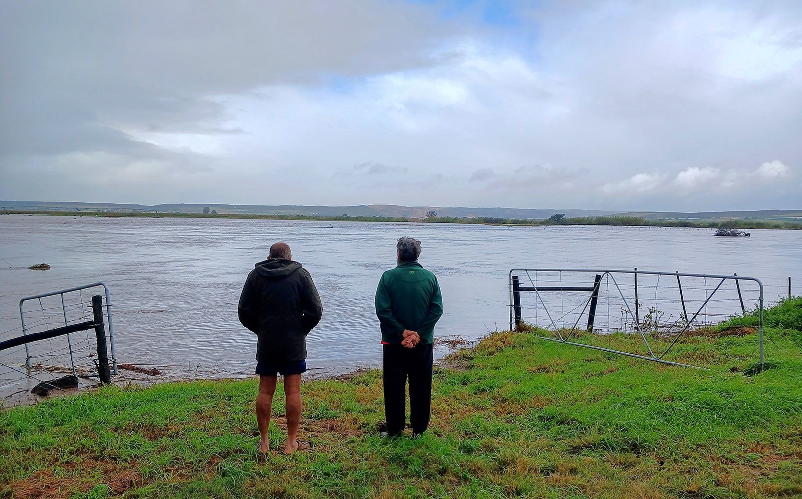 Kouga Dam Overflows Amidst Devastating Rains in South Africa — image 6