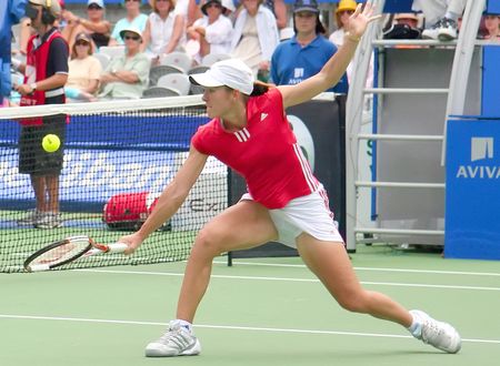 Justine Hennin returns to life of tennis