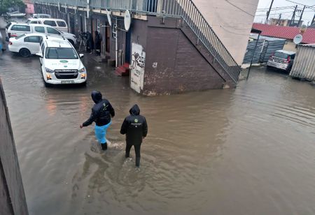 Cold fronts lash Western Cape – one dead, communities flooded and ...
