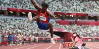 epa09386608 Maykel Masso of Cuba competes in the Men's Long Jump final during the Athletics events of the Tokyo 2020 Olympic Games at the Olympic Stadium in Tokyo, Japan, 02 August 2021.  EPA-EFE/DIEGO AZUBEL
