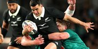 Rugby-Rennie threat