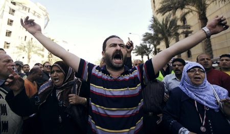 Egypt sells $600 mln to import basic goods