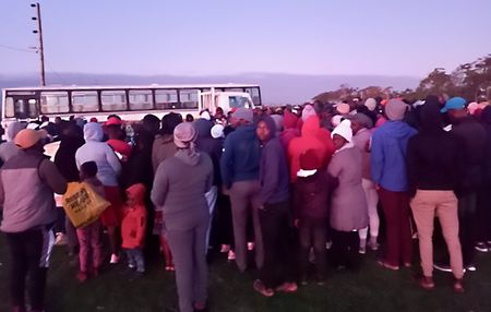 Immigrants in Plettenberg Bay forced from homes by armed South Africans