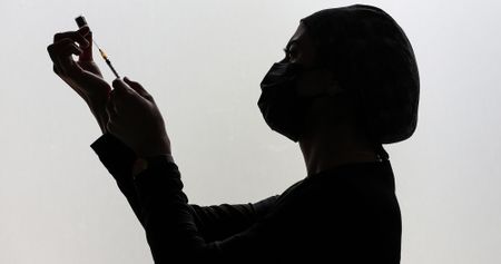 Zweli Mkhize announces imminent arrival of the first batch of the Pfizer Covid vaccine