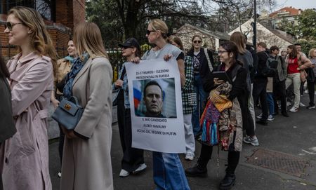 Putin set to tighten grip on power despite noon protest by opponents