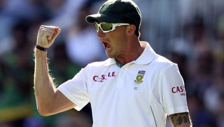 Cricket: Ah-ha-ha-ha, Steyn alive, Steyn alive