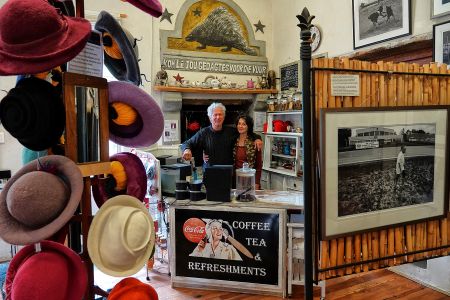 Kruisrivier Gallery: A tough and talented couple, living and working in majestic mountain solitude