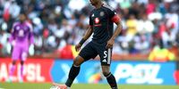 Soccer-Pirates pressure