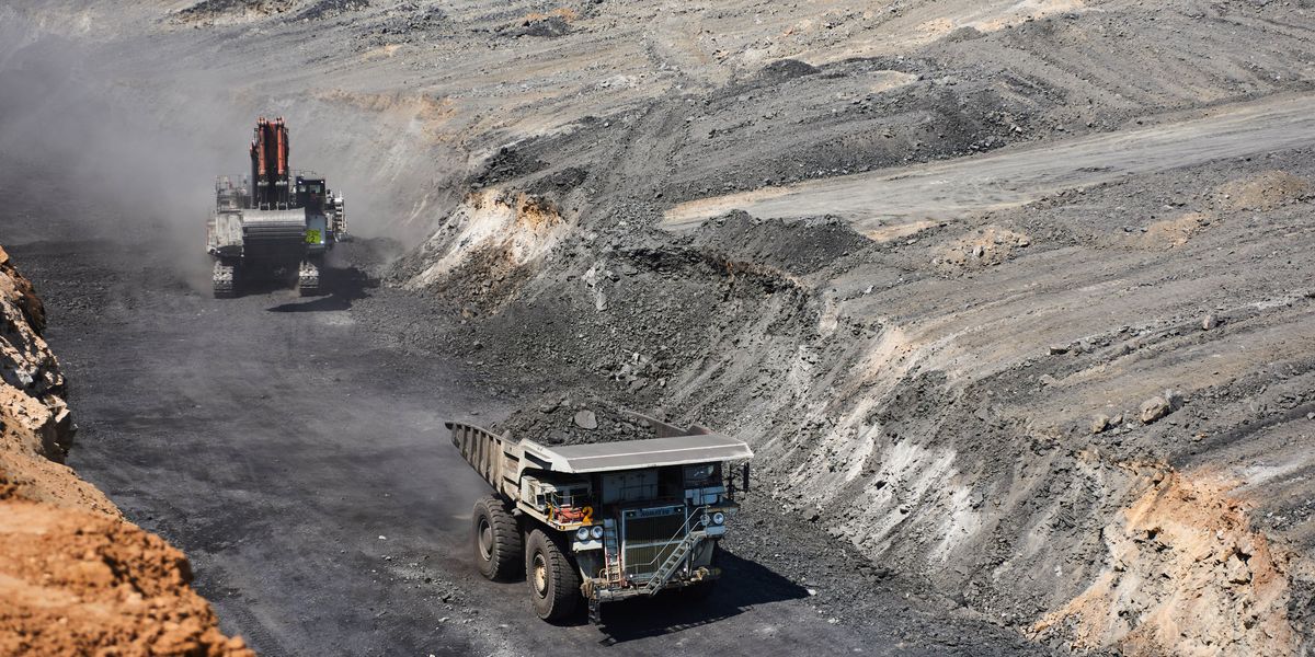 EXCLUSIVE: Over 2,500 SA mining applications, not one finalised