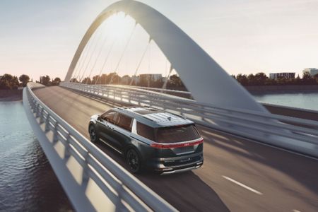 Does the Kia Carnival represent a return to fashion for the long-forgotten MPV?