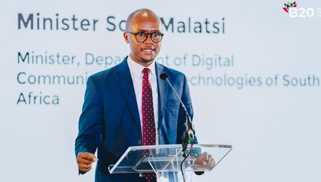 Malatsi issues directive to bypass Icasa BEE deadlock and clear Starlink for landing