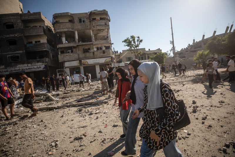 In Gaza, a mother's hunt for water lays bare a worsening health crisis