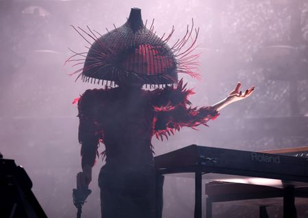 writing a headline that is fourteen words long is a long headline to write that is fourteen words long