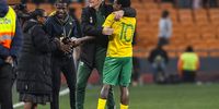 Hugo Broos and Percy Tau of South Africa during the Africa Cup of Nations, Qualifier match between South Africa and Morocco at FNB Stadium on 17 June 2023 in Johannesburg, South Africa. (Photo: Lefty Shivambu / Gallo Images)