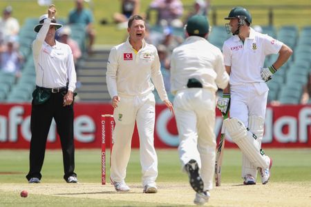 Finger’s up, but cricket bosses refuse to leave the crease