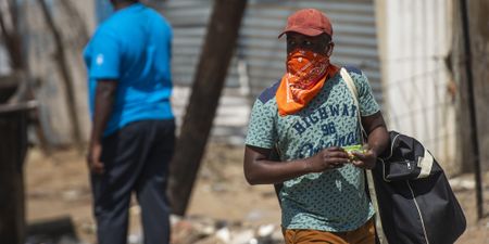 Everyone should wear a face mask - SA Health Minister