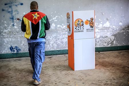 Mozambique counts votes amid allegations of irregularities