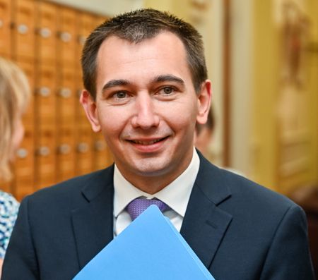 New Zealand halts new puberty blockers for young transgender people