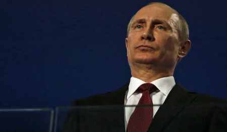 US and EU set sanctions as Putin recognises Crimea "sovereignty"