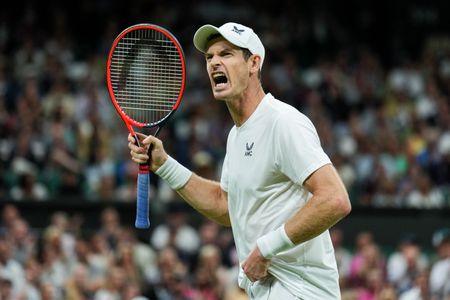 Murray tantalisingly poised, Broady stuns Ruud as Wimbledon heats up