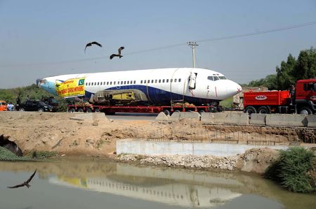 Pakistani rescuers scour waters for cargo plane missing off Karachi coast