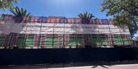 Under wraps: Newer, bigger, better things await the intrepid V&A Waterfront customer. (Photo: Tony Jackman)<br>