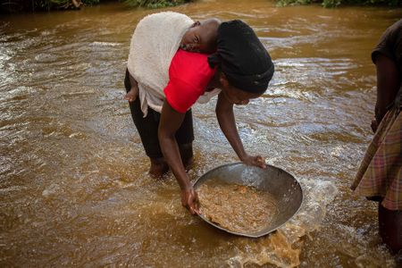 Weak enforcement drives mercury use among Zimbabwe’s artisanal miners