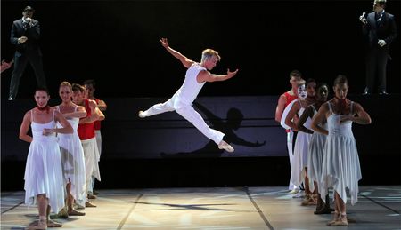 Review: Queen reigns at the ballet