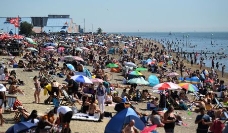 Britain must urgently prepare for hotter temperatures, climate advisers warn
