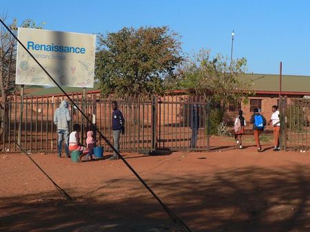 Teachers face impossible task in Limpopo school that averages 90 pupils per class