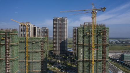 Shares Dive on Developer’s Failed Stake Sale: Evergrande Update
