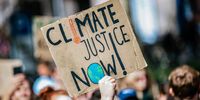 A climate crisis protest. (Photo: Markus Spiske / Unsplash)