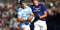  Matias Alemanno of Argentina wins a lineup against Hugo Auradou of France during a test match between Argentina Pumas and France at Estadio Malvinas Argentinas on July 06, 2024 in Mendoza, Argentina. (Photo by Rodrigo Valle/Getty Images)