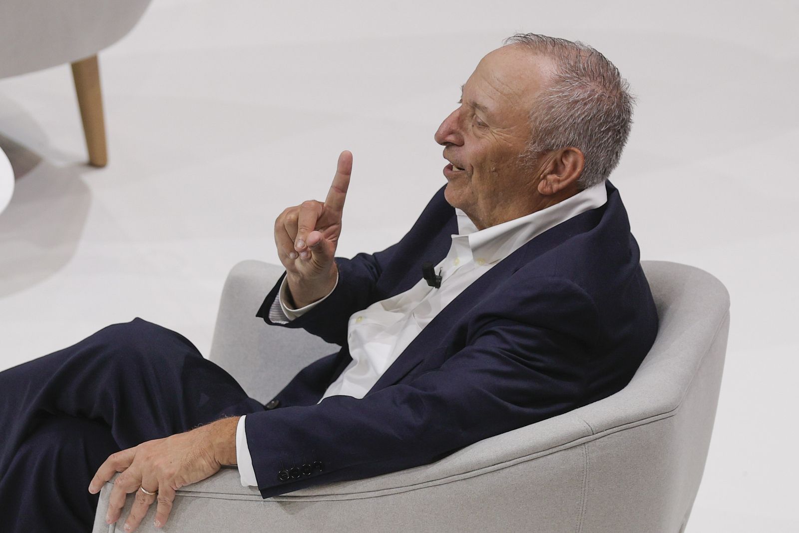 Harvard launches probe into Larry Summers' ties with Epstein ...