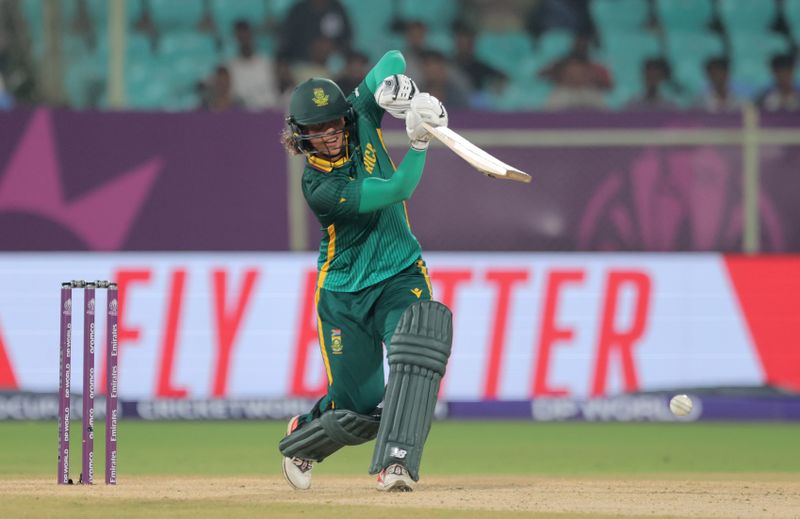 Proteas all-rounder Chloe Tryon goes into bat for younger cricketers