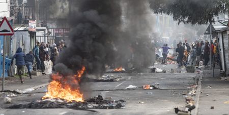 Officials play blame game over Western Cape taxi strike as commuters suffer