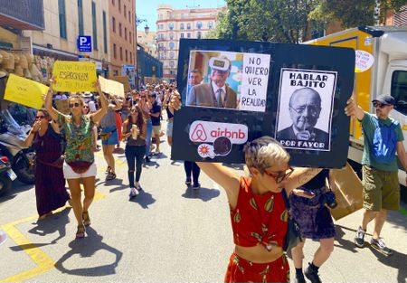 Spain probes Airbnb in crackdown on tourism rentals