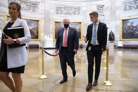 U.S. Congress, White House struggle to find deal on new coronavirus aid