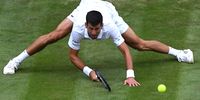 Novak Djokovic of Serbia, against Denis Shapovalov of Canada during the men's semi final at Wimbledon in Wimbledon, in July 2021. (Photo: EPA-EFE/FACUNDO ARRIZABALAGA)