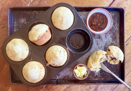 Lekker Brekker Monday: Chutney & raisin muffins