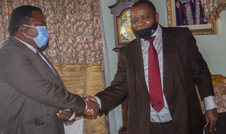 Traditional leaders give Wild Coast seismic survey (and Mantashe) a king-size boost