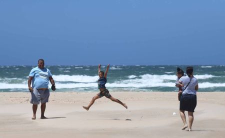 ‘A lolly to make you jolly’: Life’s a beach, again