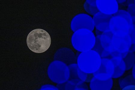 Congress to weigh extending space station life, Nasa moon base