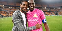 Mamelodi Sundowns  Coach Rulani Mokwena and Denis Onyango of Mamelodi Sundowns. (Photo: Lefty Shivambu/Gallo Images)